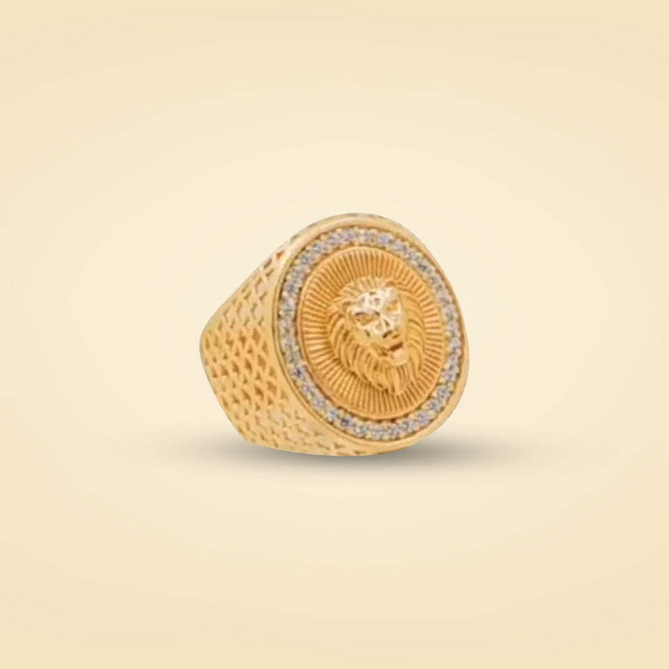 Regal Lion Crest Gold Ring